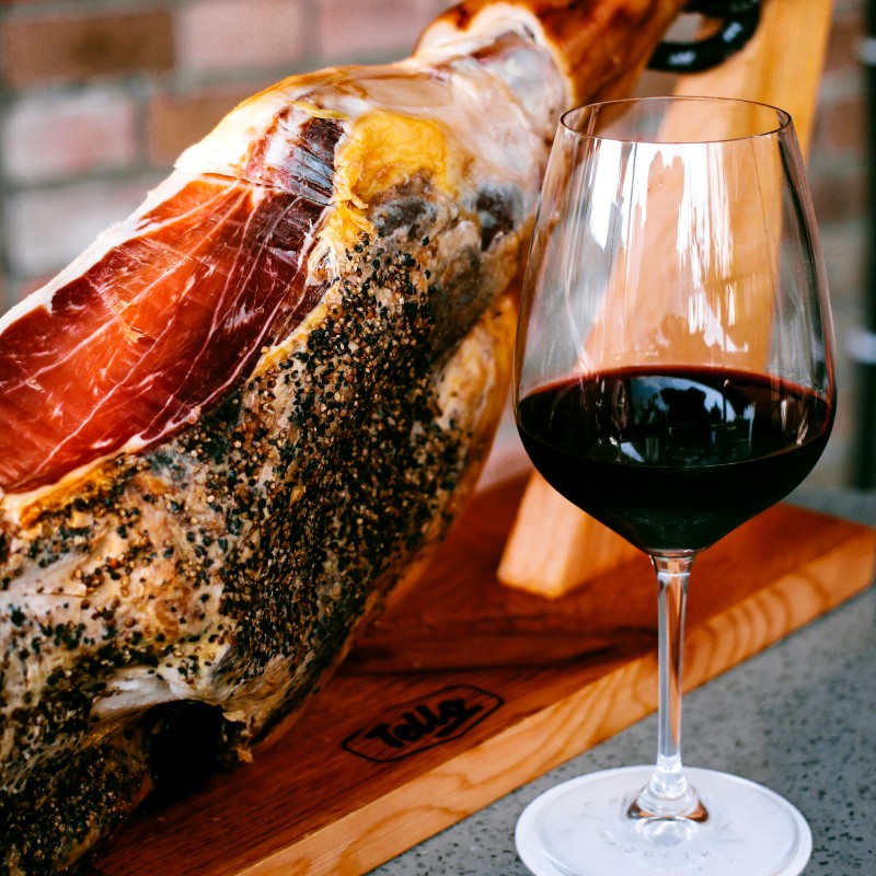 Wine tasting sq3
